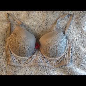 Victoria Secret off white lace bra 32DD